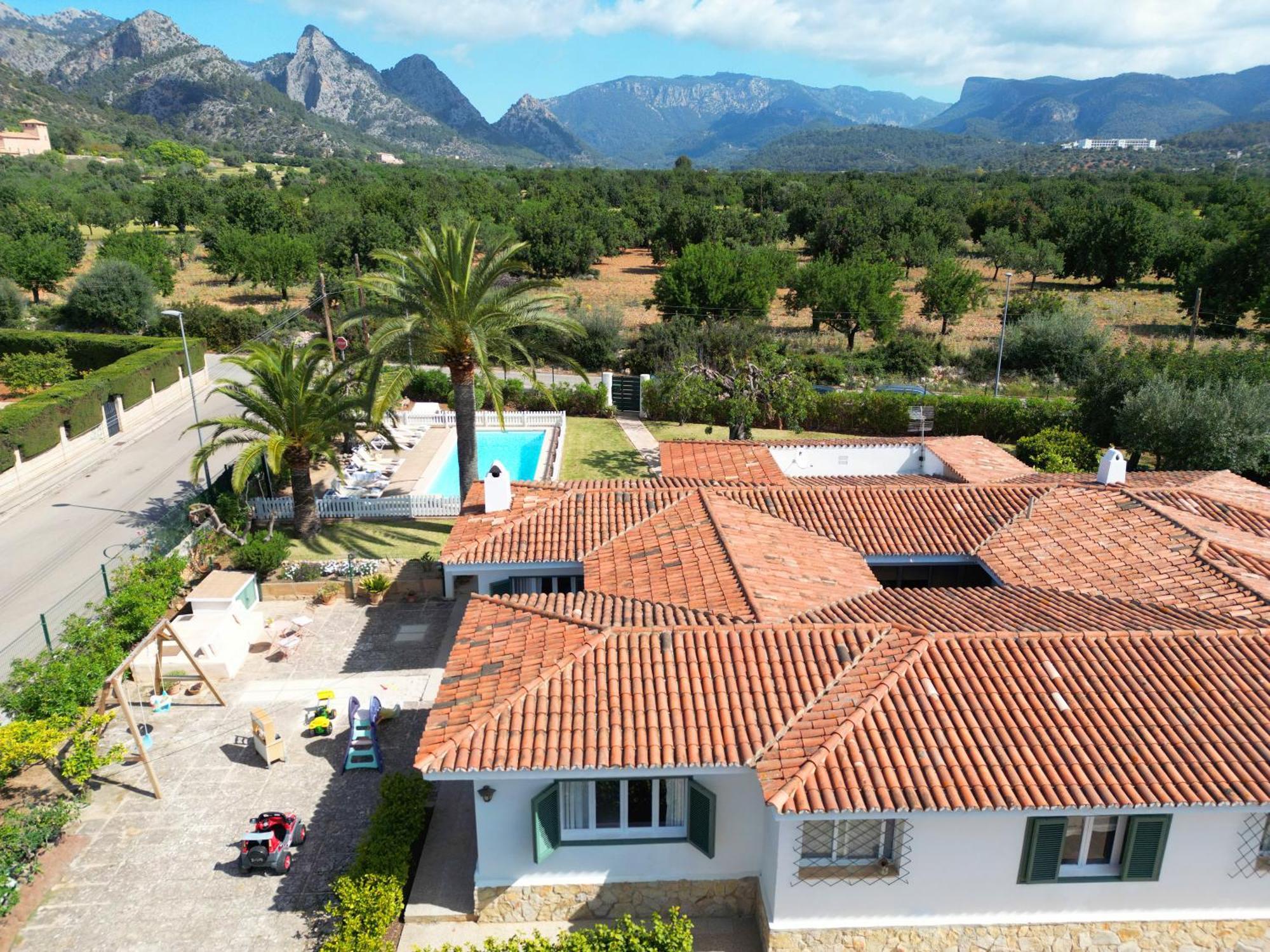 Ideal House For Two Families With Pool And Barbecue Plamanyola Exterior photo