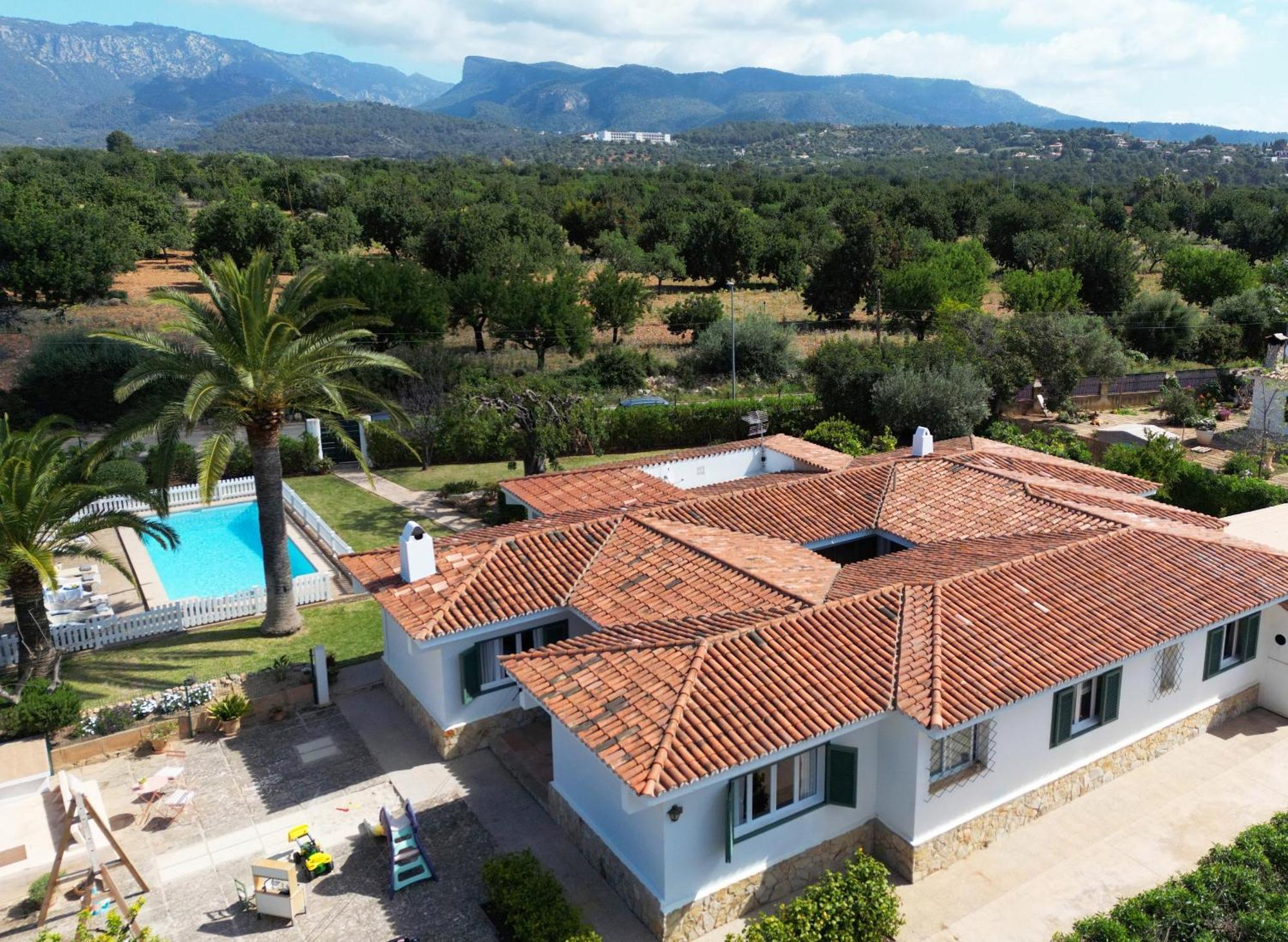 Ideal House For Two Families With Pool And Barbecue Plamanyola Exterior photo