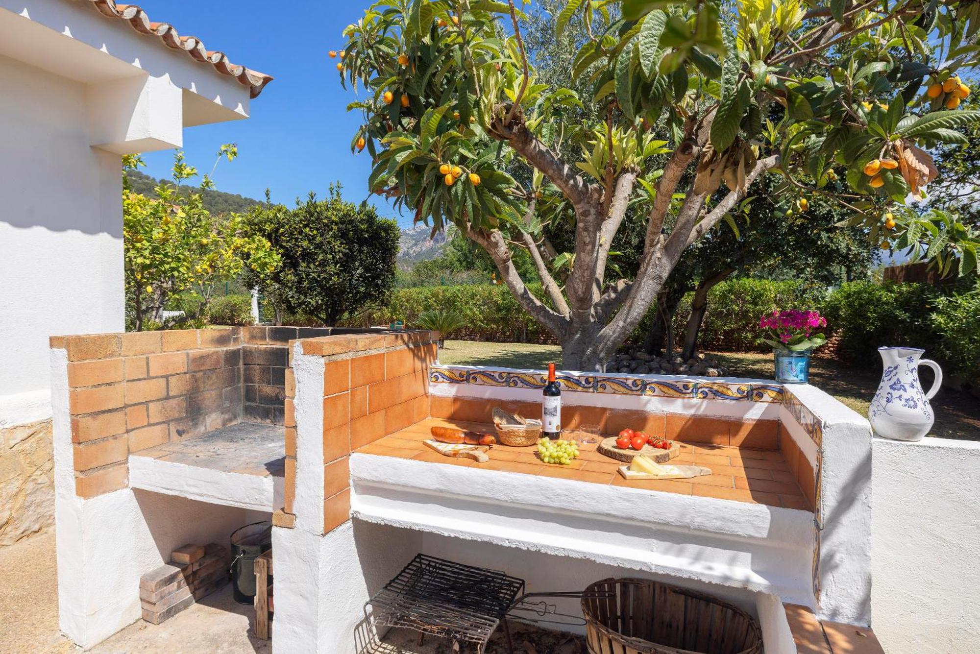 Ideal House For Two Families With Pool And Barbecue Plamanyola Exterior photo
