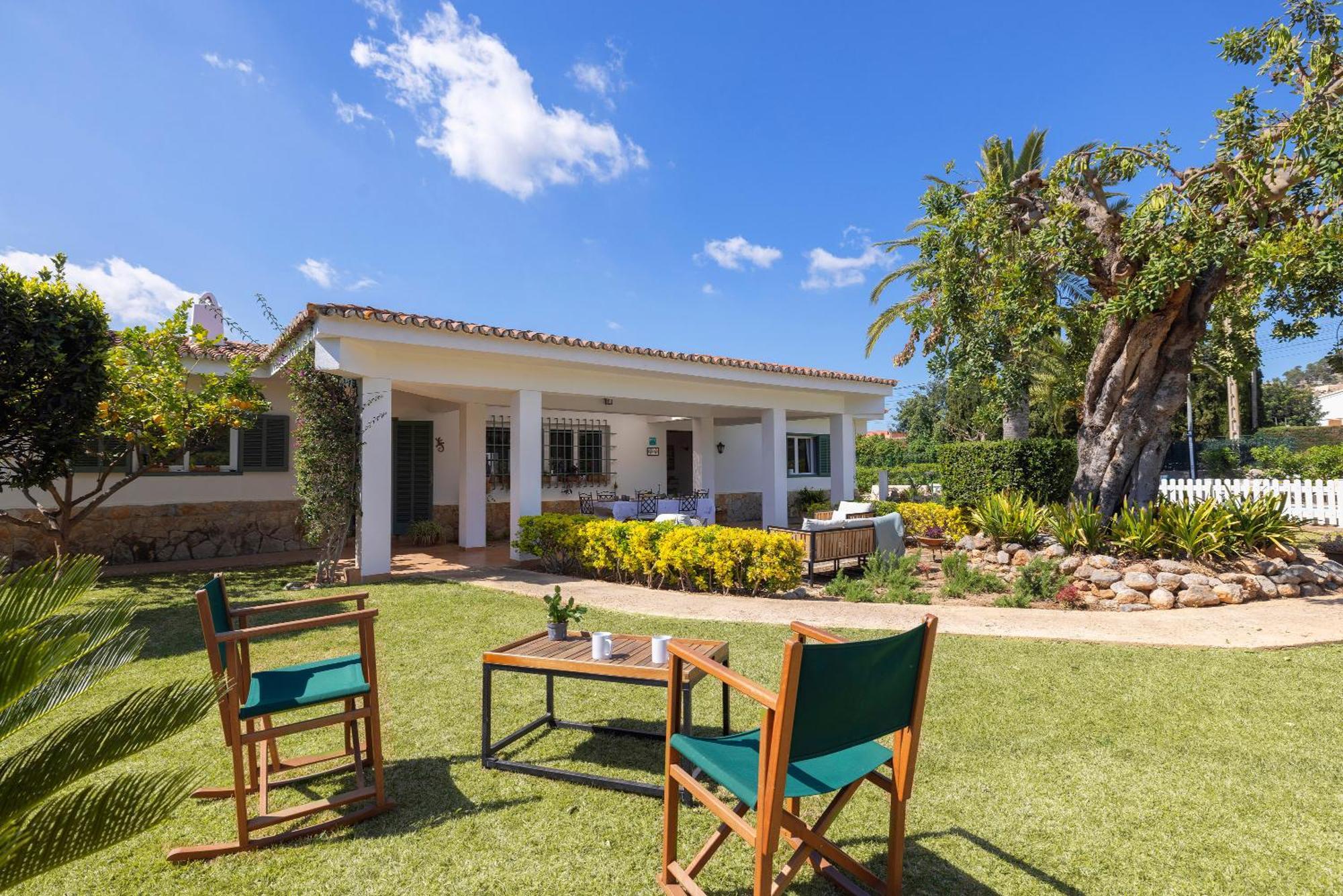 Ideal House For Two Families With Pool And Barbecue Plamanyola Exterior photo