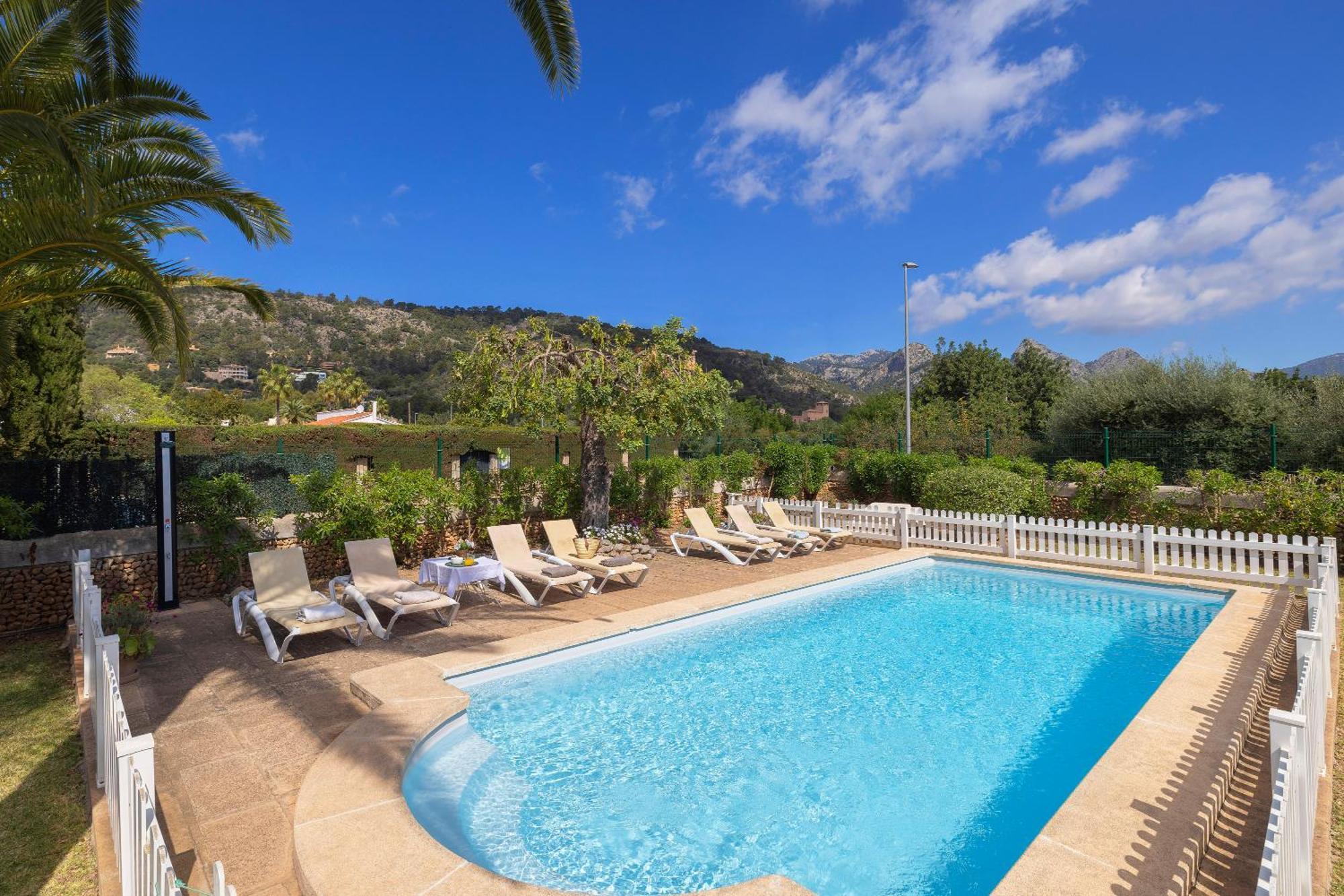 Ideal House For Two Families With Pool And Barbecue Plamanyola Exterior photo