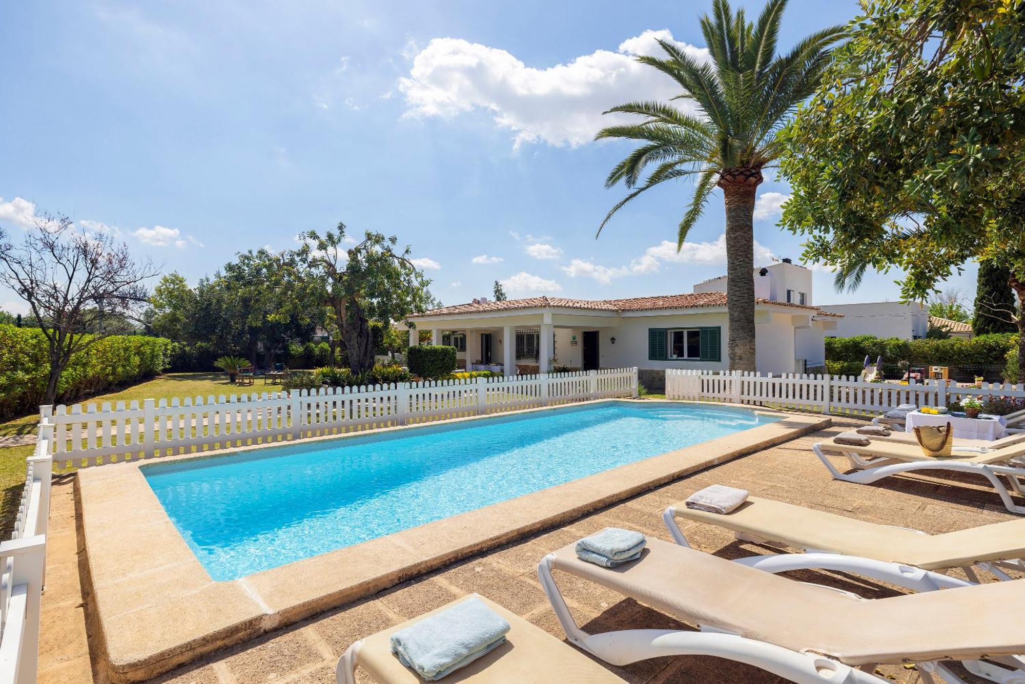 Ideal House For Two Families With Pool And Barbecue Plamanyola Exterior photo
