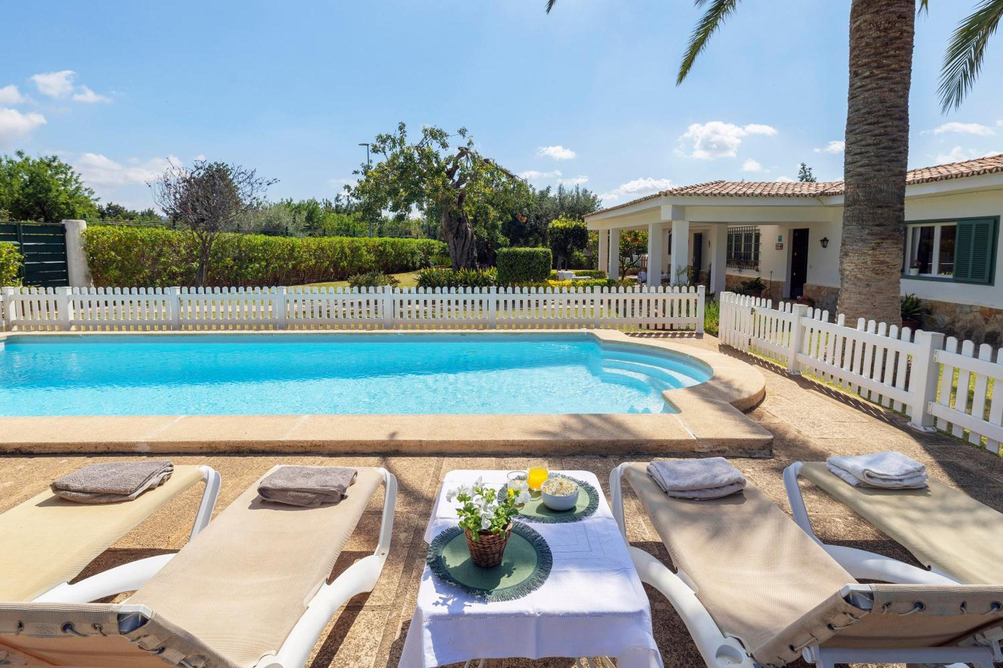 Ideal House For Two Families With Pool And Barbecue Plamanyola Exterior photo